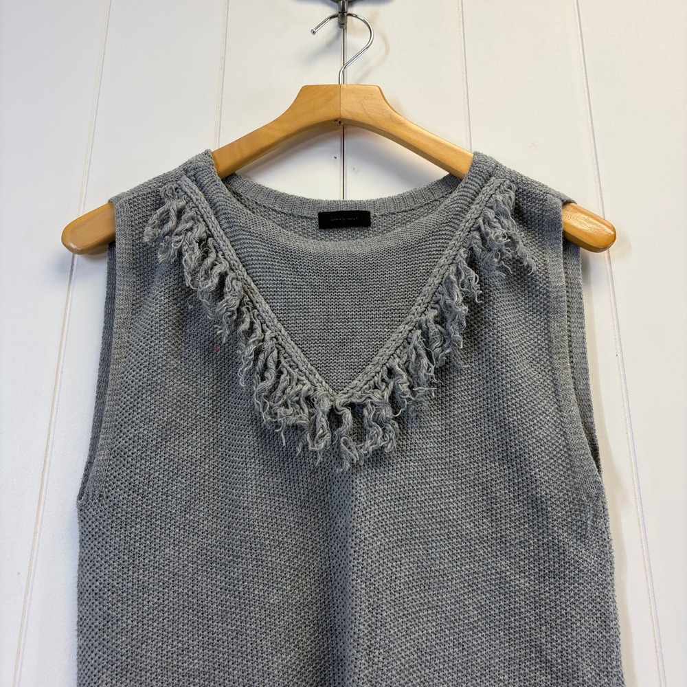 Apart by Lowrys Boho Chic Fringe Knit Sweater Tank Women Size F Minimalist Cozy - Picture 6 of 8